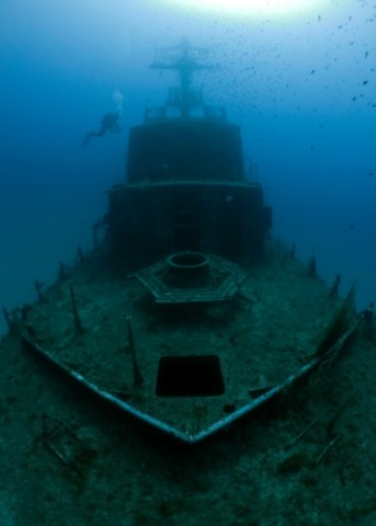 Delray Beach Forida shipwreck on ocean floor